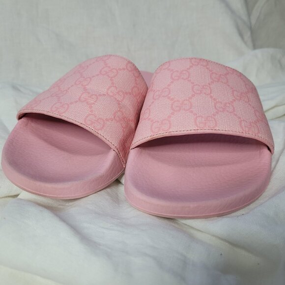 Gucci Pink Supreme Canvas Pool Slides Sandals - Picture 8 of 16